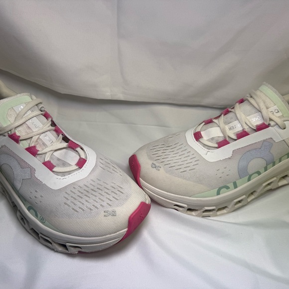 Stylish Women's Athletic Shoes in White and Pink - Picture 2 of 7